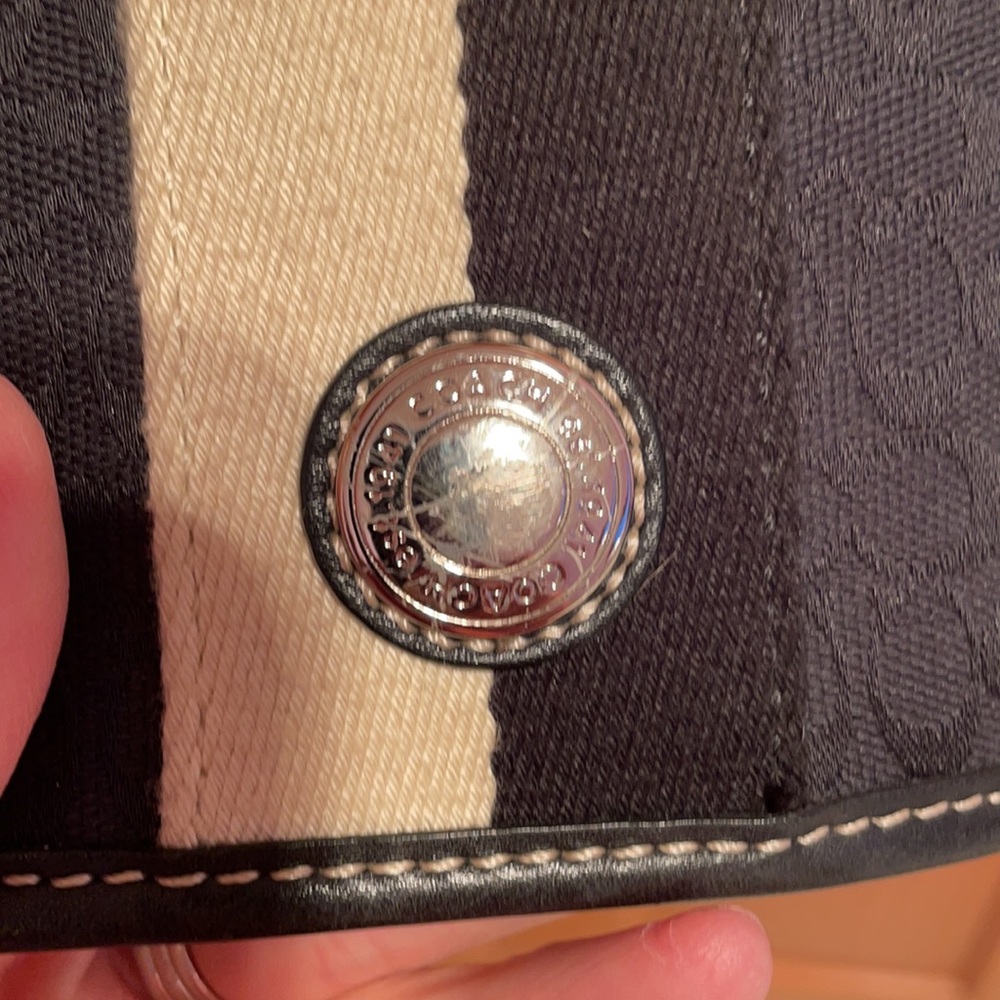 Coach signature fabric messenger bag - Picture 3 of 6